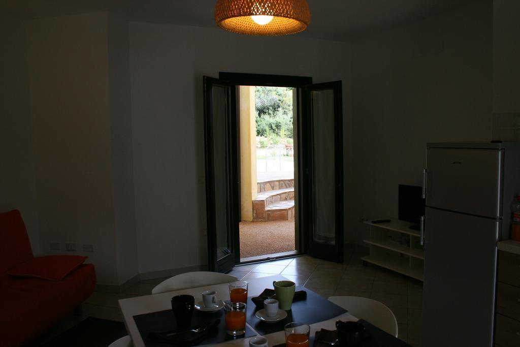R&Z Getaway Apartment Santa Maria Coghinas Room photo