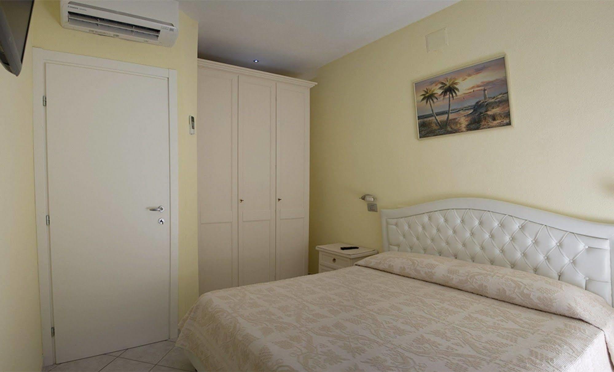 R&Z Getaway Apartment Santa Maria Coghinas Exterior photo